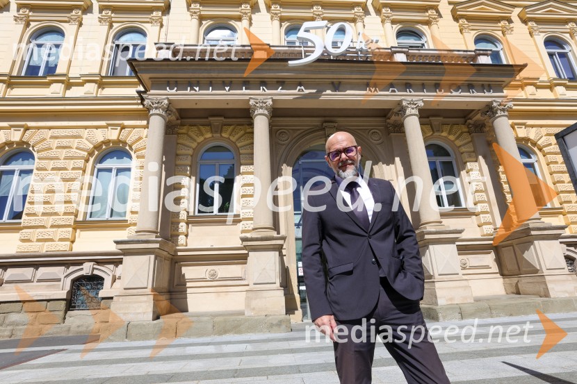 prof. dr. Dean Korošak,  prorektor za znanstvenoraziskovalno dejavnost Univerze v MariboruDean Korošak, portret