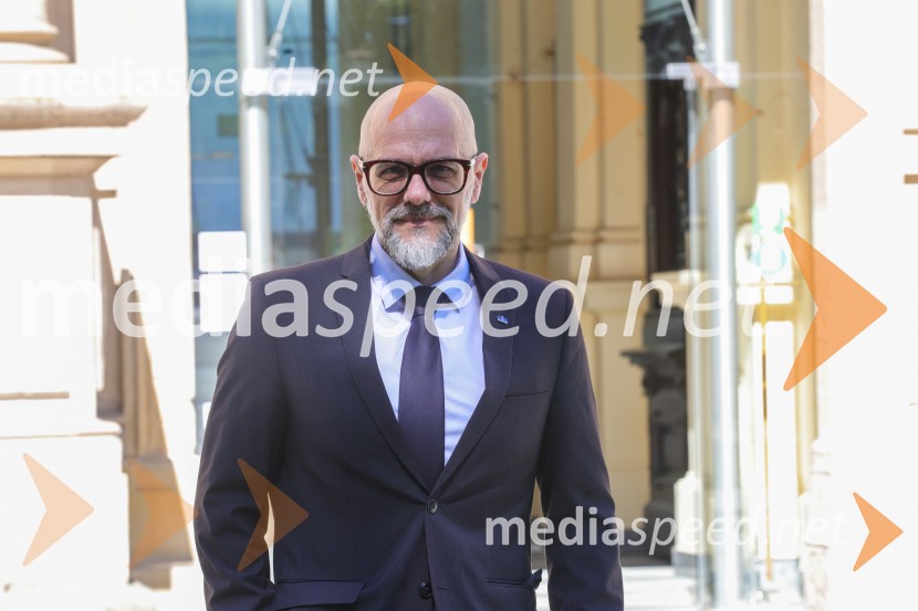 prof. dr. Dean Korošak,  prorektor za znanstvenoraziskovalno dejavnost Univerze v MariboruDean Korošak, portret