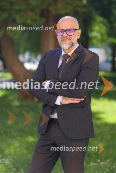 prof. dr. Dean Korošak,  prorektor za znanstvenoraziskovalno dejavnost Univerze v MariboruDean Korošak, portret