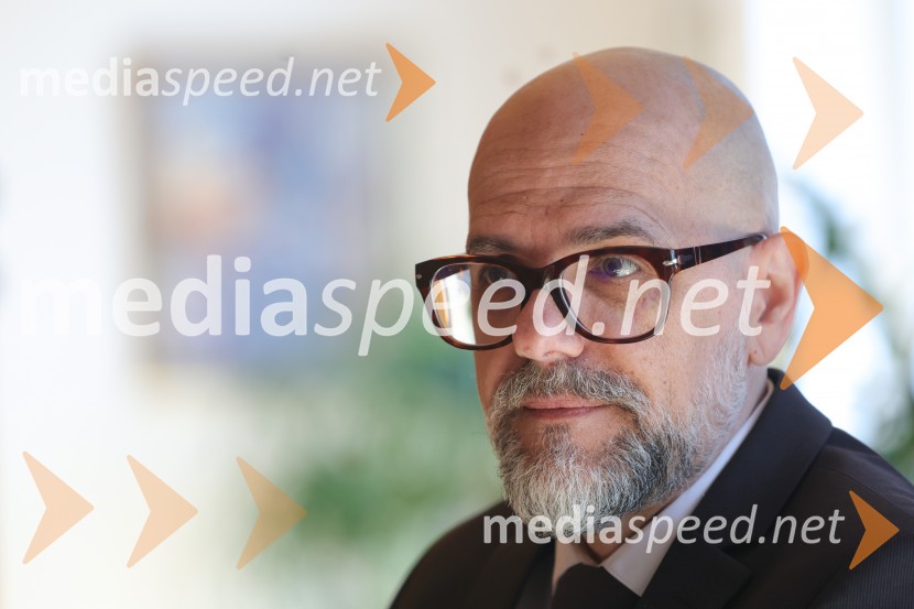 prof. dr. Dean Korošak,  prorektor za znanstvenoraziskovalno dejavnost Univerze v MariboruDean Korošak, portret