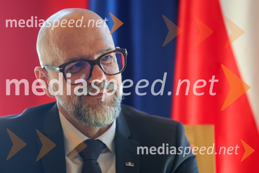 prof. dr. Dean Korošak,  prorektor za znanstvenoraziskovalno dejavnost Univerze v MariboruDean Korošak, portret