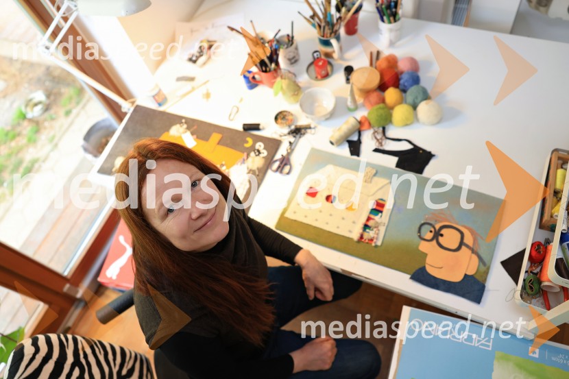  Manica Klenovšek Musil, ilustratorka in avtorica otroških slikanicManica K. Musil, portret