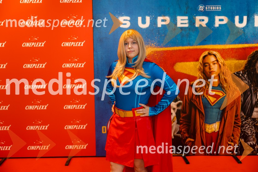 Superpunca, Večer superjunakov, Cineplexx