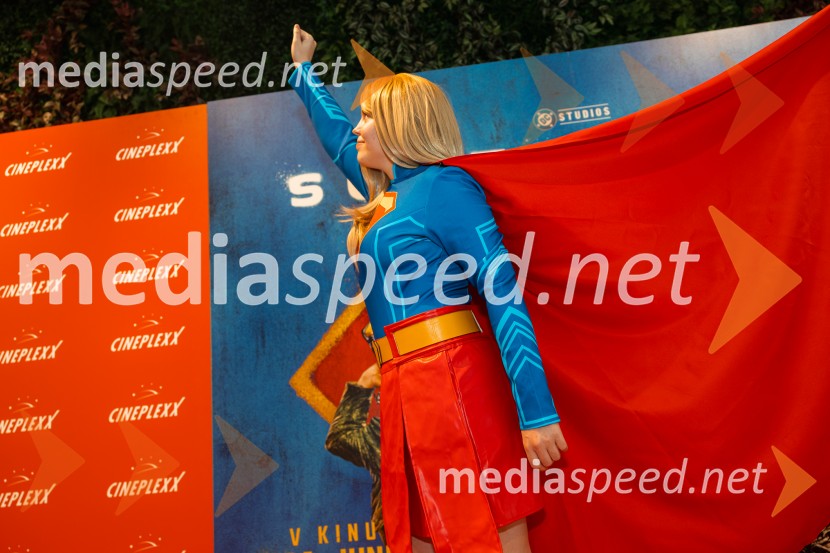 Superpunca, Večer superjunakov, Cineplexx