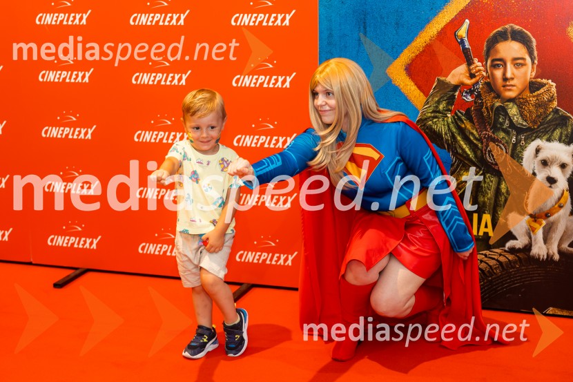Superpunca, Večer superjunakov, Cineplexx
