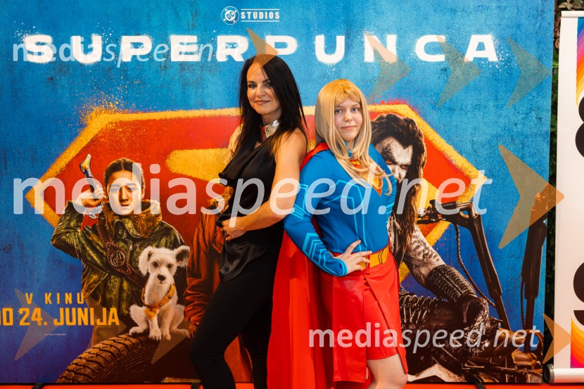 Superpunca, Večer superjunakov, Cineplexx
