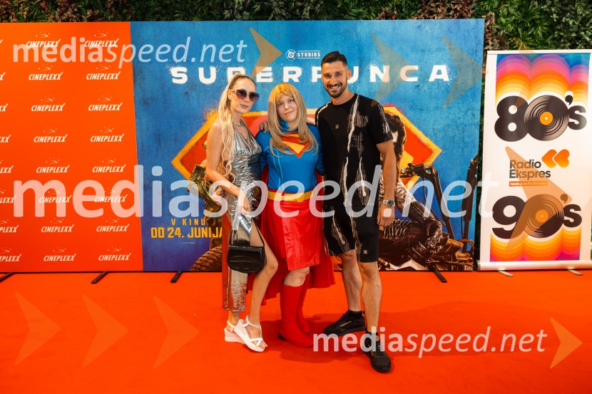 Superpunca, Večer superjunakov, Cineplexx