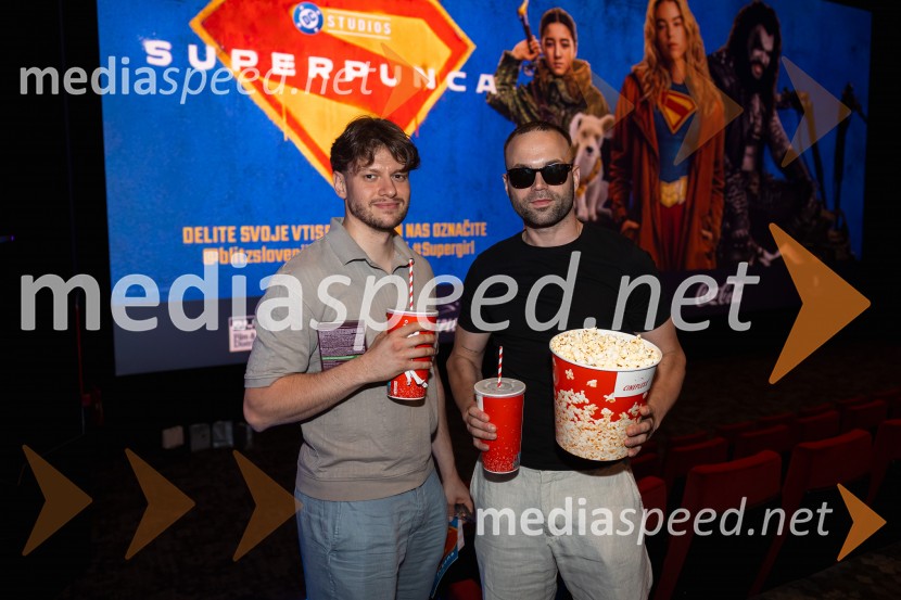 Superpunca, Večer superjunakov, Cineplexx