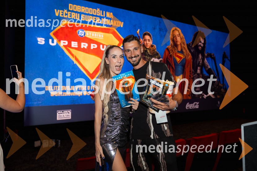 Superpunca, Večer superjunakov, Cineplexx