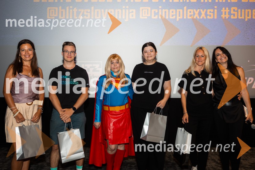 Superpunca, Večer superjunakov, Cineplexx