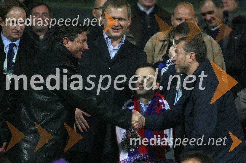 Borut Pahor, predsednik Vlade Republike Slovenije in Roman Abramovič, ruski milijarder in lastnik nogometnega kluba Chelsea ter CSKA MoskvaSlovenija - Rusija, nova nogometna pravljica na Ljudskem vrtu