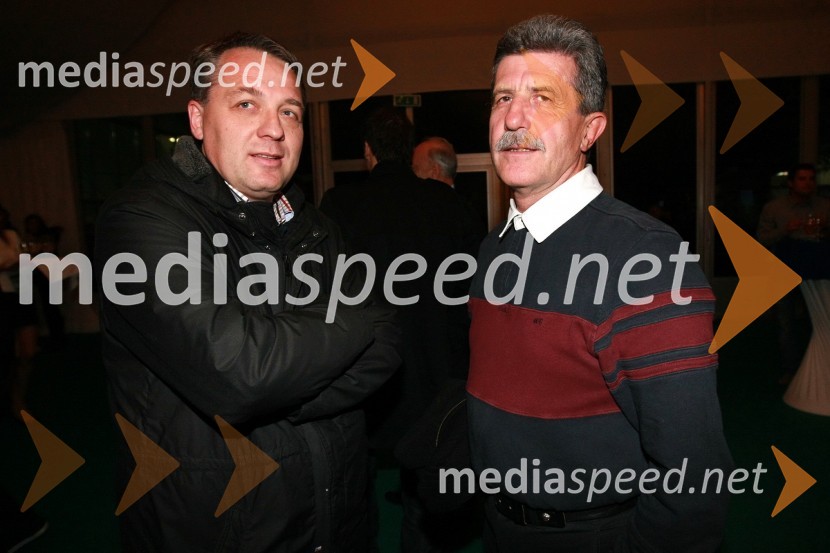 Mitja Hlastec, direktor Združenja klubov 1. Slovenske nogometne lige in Drago Cotar, predsednik uprave Zavarovalnice MariborSlovenija - Rusija, nova nogometna pravljica na Ljudskem vrtu