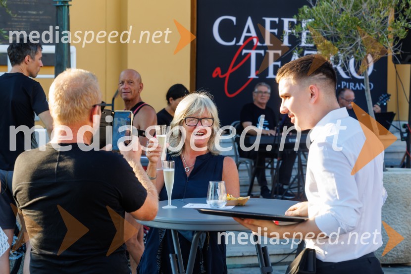 Caffè al Teatro, otvoritev