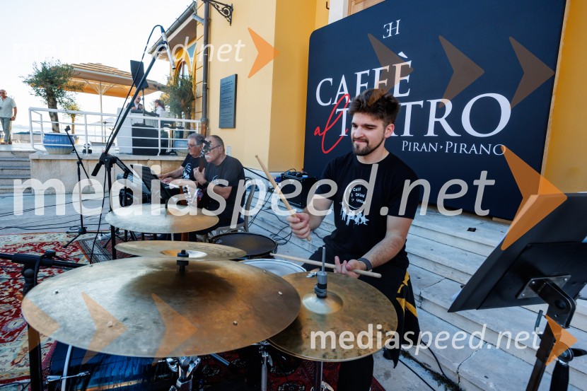 Caffè al Teatro, otvoritev