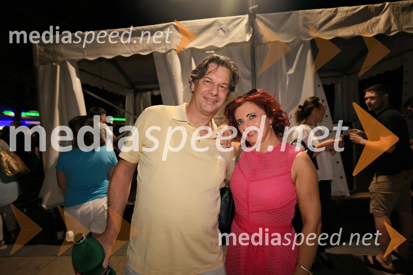  Damjan Goropevšek;  Sabina Podkrižnik, namestnica direktorice Področja prodaje in razvoja, Pošta SlovenijeFestival Lent 2026, koncert Magnifico