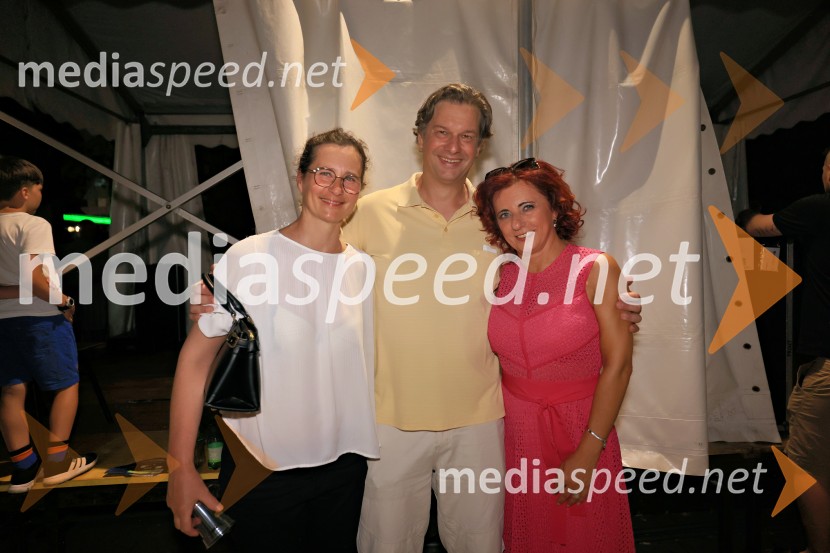  Sabina Horvat Goropevšek, Vino Horvat;  Damjan Goropevšek;  Sabina Podkrižnik, namestnica direktorice Področja prodaje in razvoja, Pošta SlovenijeFestival Lent 2026, koncert Magnifico