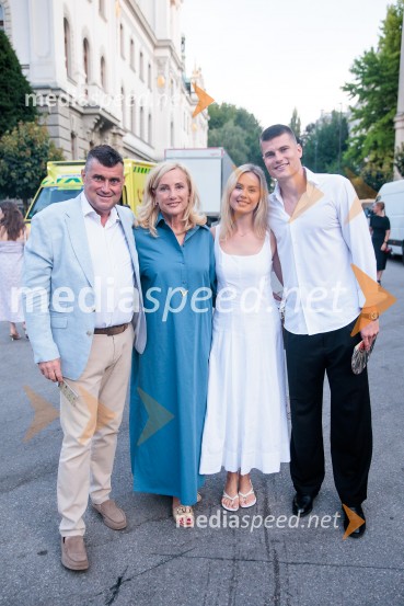  Janez Bijol,  direktor podjetja Bijol d.o.o., predsednik Zbora alpskih disciplin, Smučarska zveza Slovenije;  ... ;  Neža Strmčnik;  Jaka Bijol, nogometašPoletna noč, 74. Ljubljana Festival