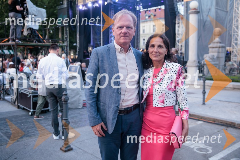  Marko Jazbec, predsednik uprave, Zavarovalnica Sava;  Saša Jazbec, Ministrstvo za financePoletna noč, 74. Ljubljana Festival