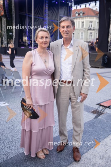  Mojca Stropnik, odvetnica; prof. dr. Miro Cerar, dekan Pravne fakultete Univerze v LjubljaniPoletna noč, 74. Ljubljana Festival