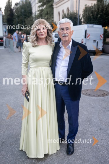  Darja Kuhar Kotnik, soustanoviteljica in podpredsednica Društva za zdravje naroda;  Rajko Kotnik, bivši poslovni direktor Cankarjevega doma, dosedanji predsednik Lions kluba Ljubljana RožnikPoletna noč, 74. Ljubljana Festival