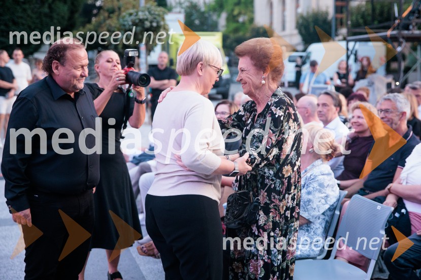 dr. Nataša Pirc Musar, predsednica Republike Slovenije;  Elza Budau, slovenska tekstopiska, pesnica in pisateljicaPoletna noč, 74. Ljubljana Festival