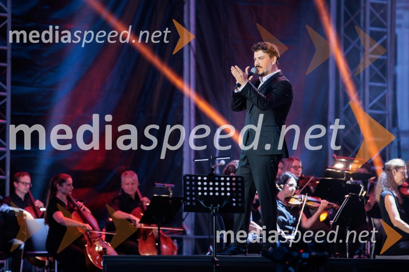  Sergije Lugovski, pevecPoletna noč, 74. Ljubljana Festival