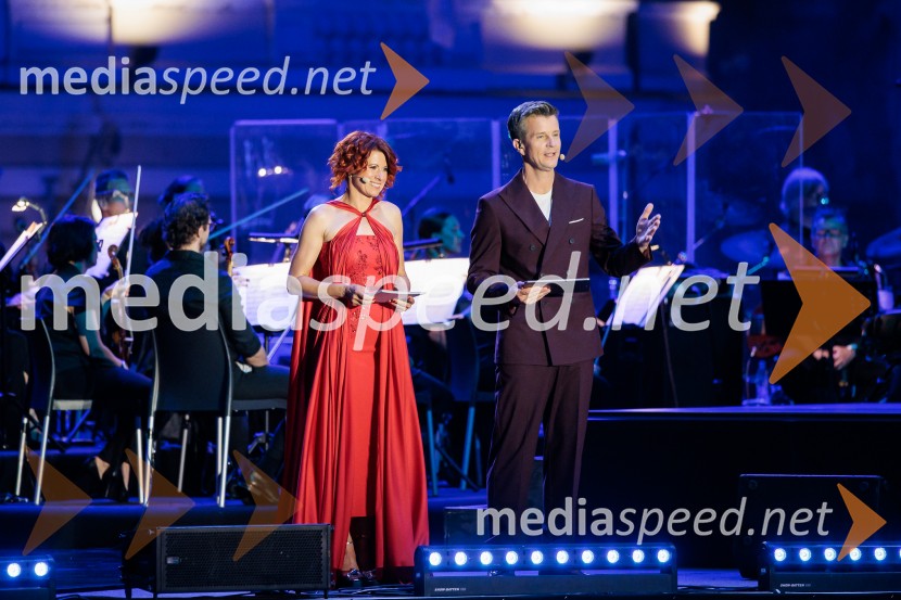  Marjana Grčman, voditeljica;  Boštjan Romih, televizijski in radijski voditeljPoletna noč, 74. Ljubljana Festival