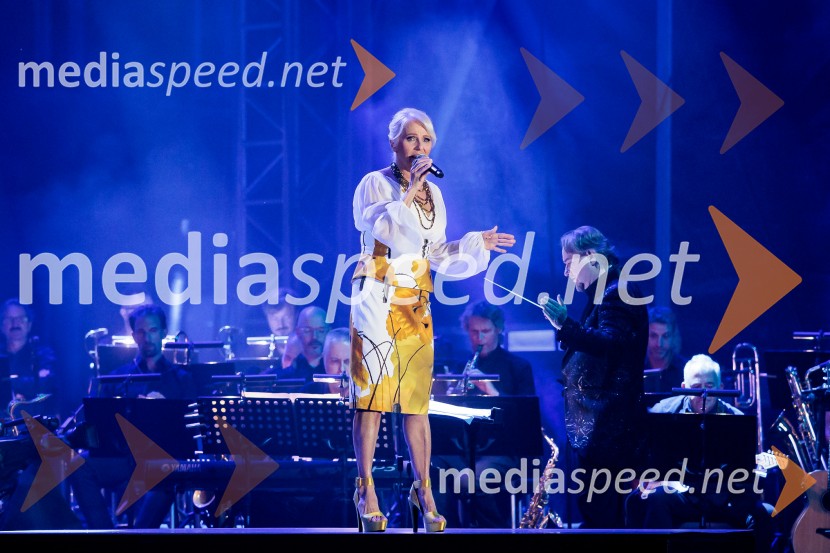  Alenka Godec, pevkaPoletna noč, 74. Ljubljana Festival