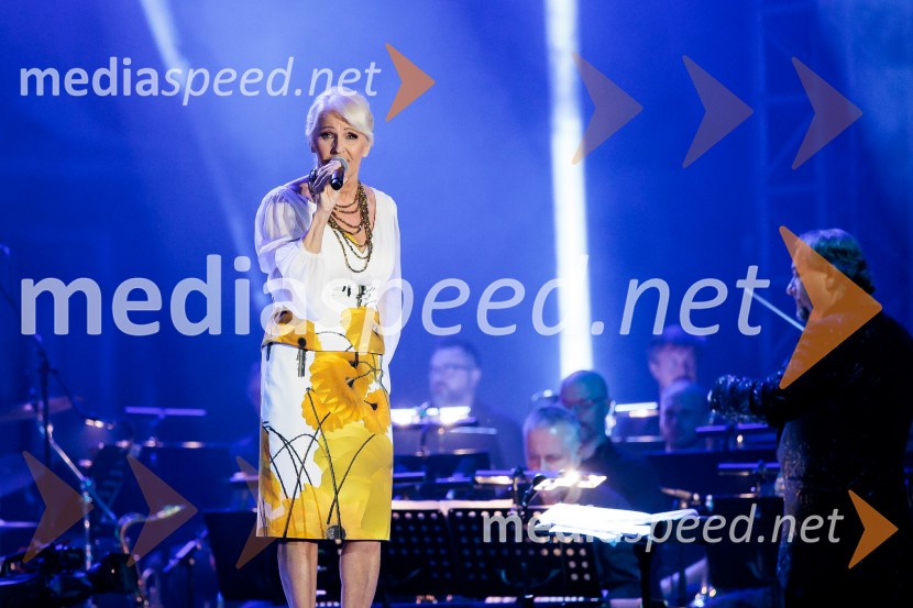  Alenka Godec, pevkaPoletna noč, 74. Ljubljana Festival