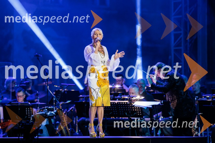  Alenka Godec, pevkaPoletna noč, 74. Ljubljana Festival