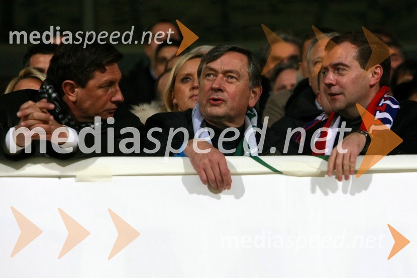 Borut Pahor, predsednik Vlade Republike Slovenije, dr. Danilo Türk, predsednik Republike Slovenije in Dmitrij Medvedjev, predsednik Ruske federacijeSlovenija - Rusija, nova nogometna pravljica na Ljudskem vrtu