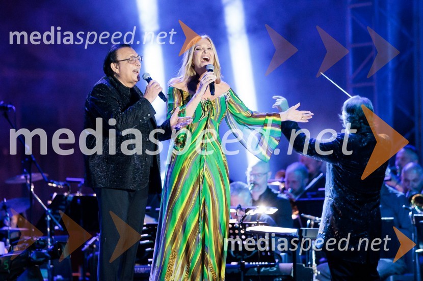  Oto Pestner, pevec;  Helena Blagne, pevkaPoletna noč, 74. Ljubljana Festival