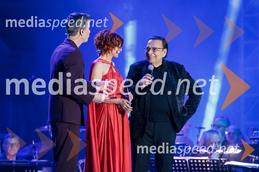  Boštjan Romih, televizijski in radijski voditelj;  Marjana Grčman, voditeljica;  Oto Pestner, pevecPoletna noč, 74. Ljubljana Festival