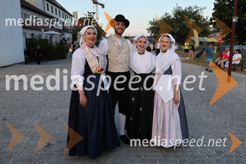 38. Folkart, otvoritev