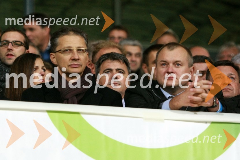 Igor Lukšič, minister za šolstvo in šport in Franc Kangler, župan Mestne občine MariborSlovenija - Rusija, nova nogometna pravljica na Ljudskem vrtu