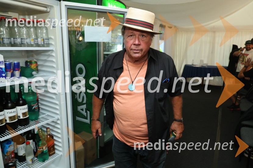  Peter Lovšin - Pero, pevecPiše se leto 2026: Kreslin, Predin, Lovšin, Festival Lent
