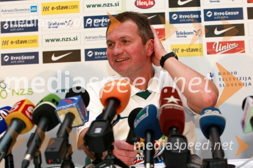 Matjaž Kek, selektor slovenske nogometne reprezentanceSlovenija - Rusija, nova nogometna pravljica na Ljudskem vrtu