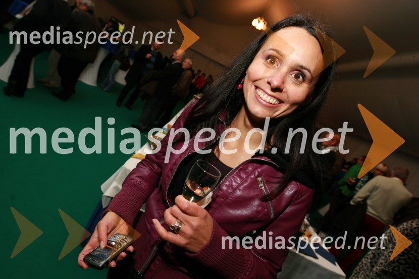 Nina Pulko, sestra Benke PulkoSlovenija - Rusija, nova nogometna pravljica na Ljudskem vrtu