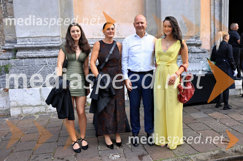Muzikal Evita na Ljubljana Festivalu, sprejem podjetja Riko
