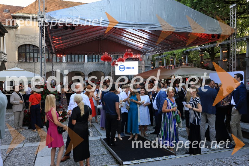 Muzikal Evita na Ljubljana Festivalu, sprejem podjetja Riko