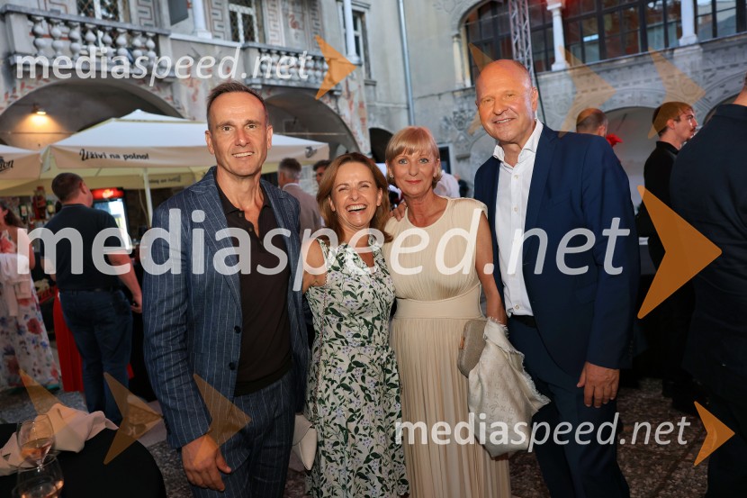 Muzikal Evita na Ljubljana Festivalu, sprejem podjetja Riko