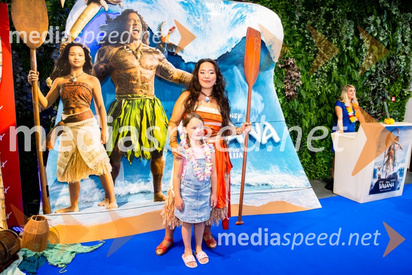 ... ;  Val Mandz, cosplayer Vaiana, predpremiera, Cineplexx
