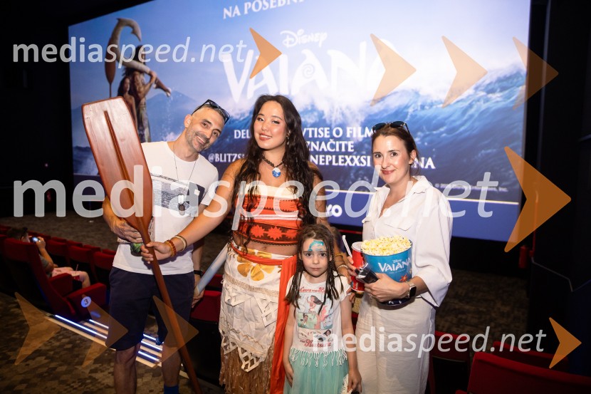  Drey -  Andrej Rakar, dirkač 32nd Drift Squadron;  Val Mandz, cosplayer ;  ... ;  ... Vaiana, predpremiera, Cineplexx