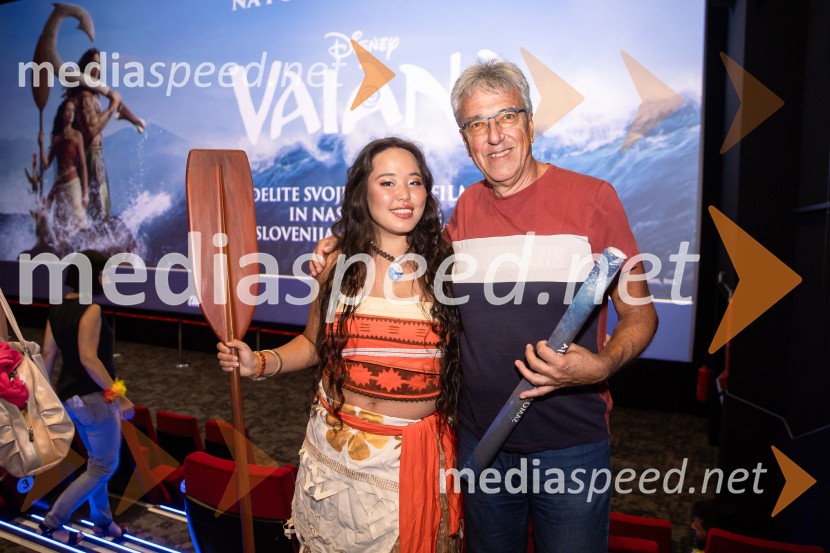  Val Mandz, cosplayer ;  Vojko Sfiligoj, skladateljVaiana, predpremiera, Cineplexx