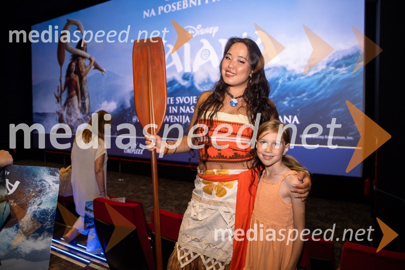  Val Mandz, cosplayer ;  ... Vaiana, predpremiera, Cineplexx