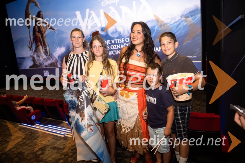  ... ;  ... ;  Val Mandz, cosplayer ;  ... ;  ... Vaiana, predpremiera, Cineplexx