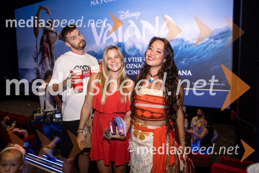  Teo Čeh, Dunking Devils;  Pina Umek Čeh, nekdanja umetnostna drsalka in osebna trenerka;  Val Mandz, cosplayer Vaiana, predpremiera, Cineplexx