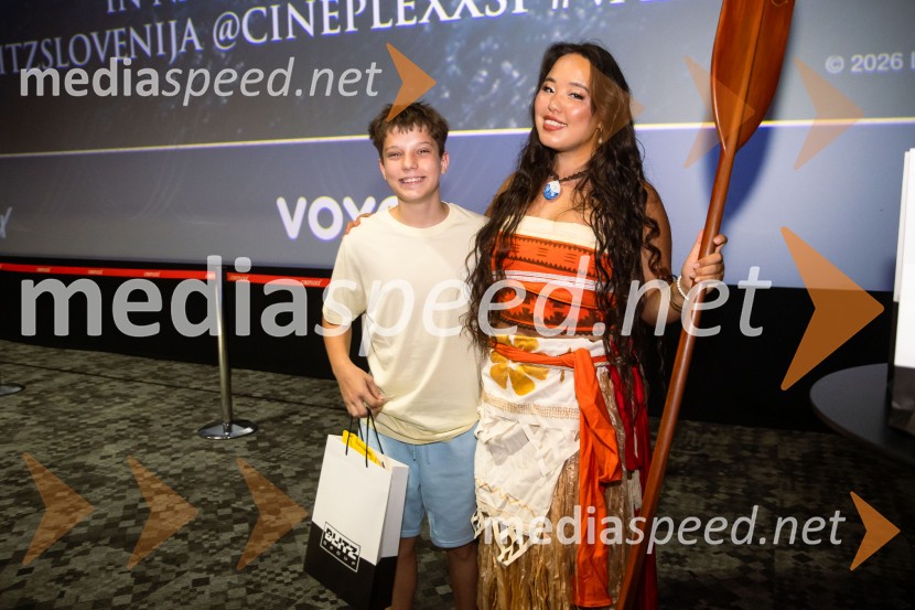  ... ;  Val Mandz, cosplayer Vaiana, predpremiera, Cineplexx