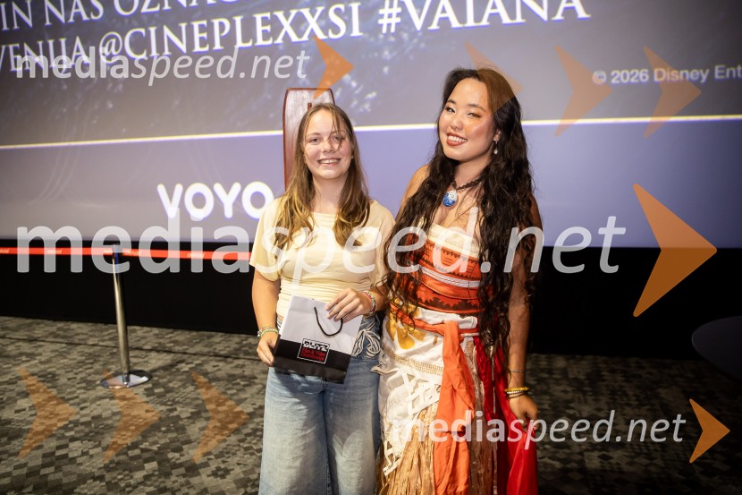  ... ;  Val Mandz, cosplayer Vaiana, predpremiera, Cineplexx