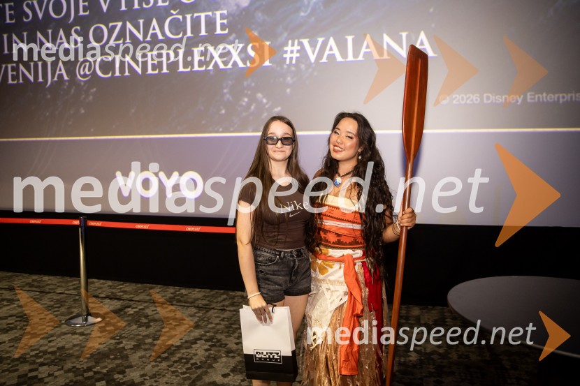  ... ;  Val Mandz, cosplayer Vaiana, predpremiera, Cineplexx